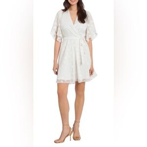 London Times White Flutter Sleeve Mini Dress 🤍